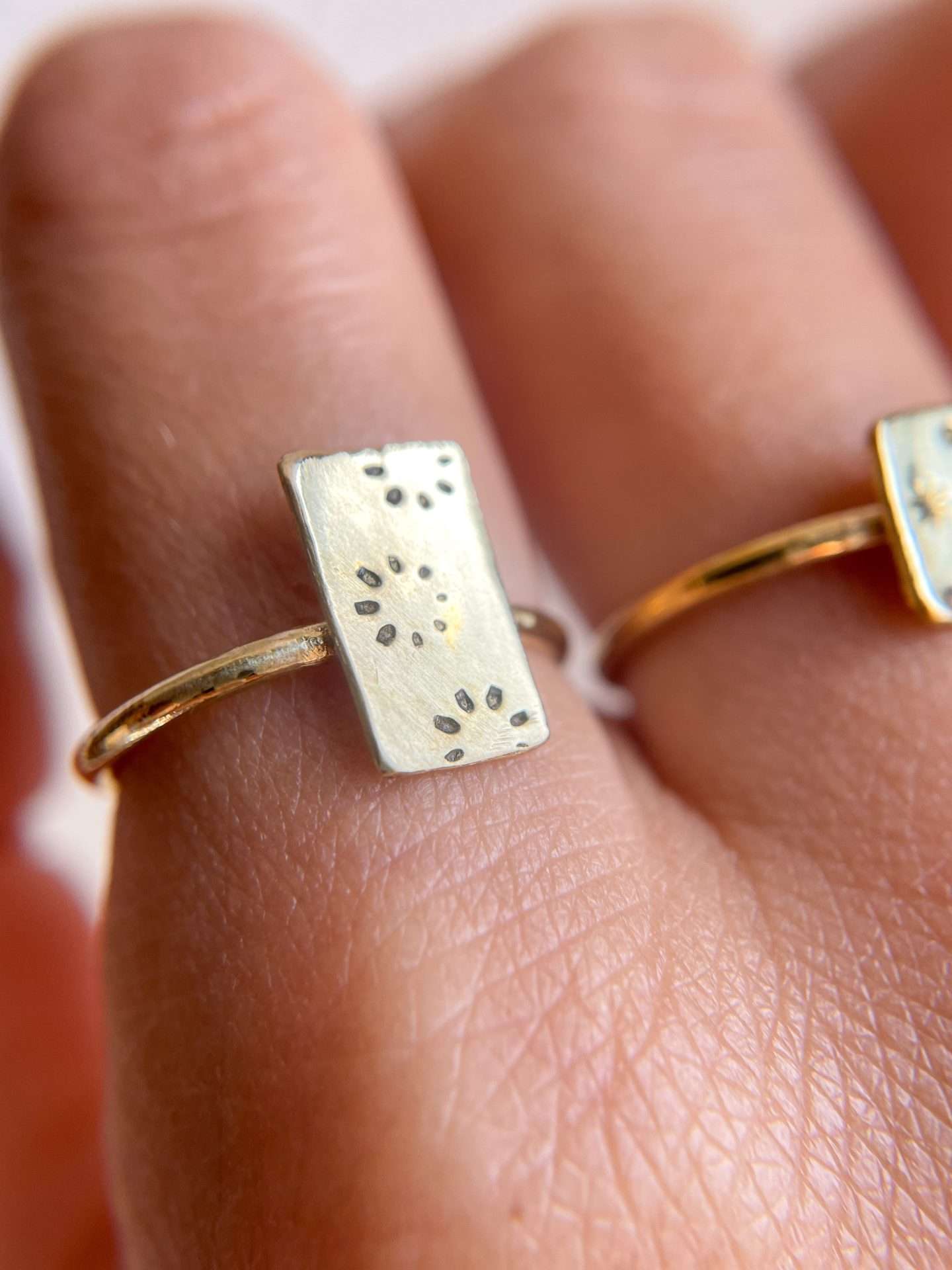 Anello quadrotto - SIMBOLO O LETTERA