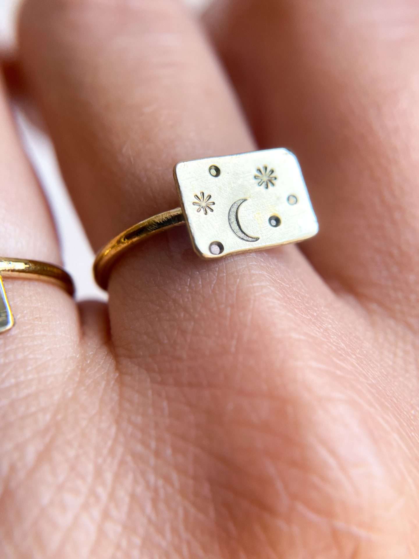 Anello quadrotto - SIMBOLO O LETTERA